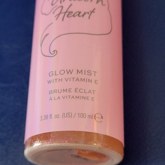 New Revolution Beauty Limited Edition Unicorn heart glow mist - Picture 6 of 9